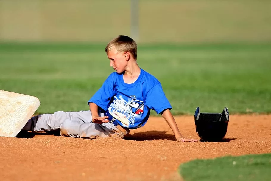 base-running-basics-teaching-5-year-olds-to-run-bases-in-t-ball